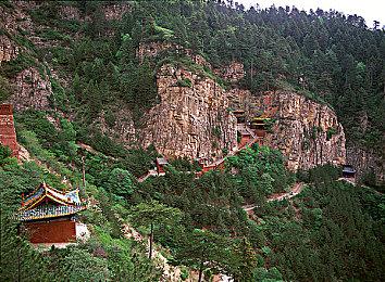 新视频再度展示安装100+mods《巫师3》的视觉表现